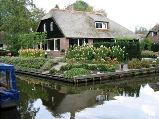 Giethoorn Netherlands, A Village in Holland With no roads 03