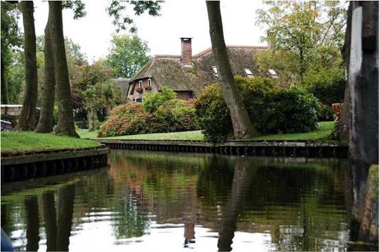 Giethoorn Netherlands, A Village in Holland With no roads 10