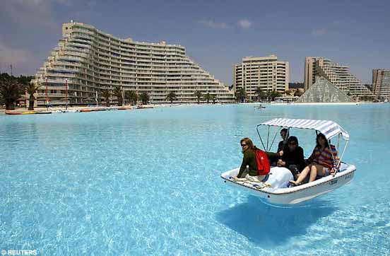 World's Largest Swimming Pool 09