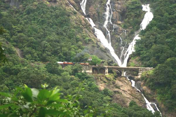 Dudh Sagar - The Train in Heaven 02