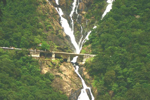 Dudh Sagar - The Train in Heaven 04