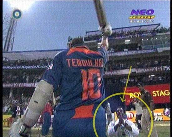 Sachin Tendulkar - fan's homage to the god