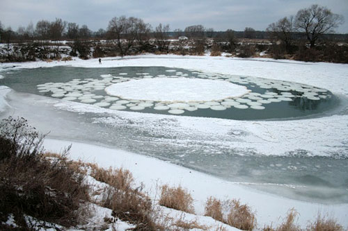 Amazing Ice Circle 01