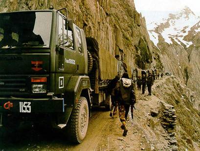 Making the way through narrow valley 01