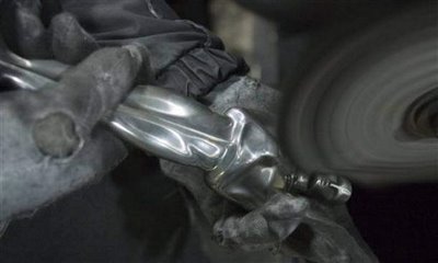 Making of Oscar statue 04